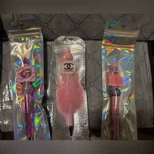 Mixed Lot Fashion Pens & Keychains